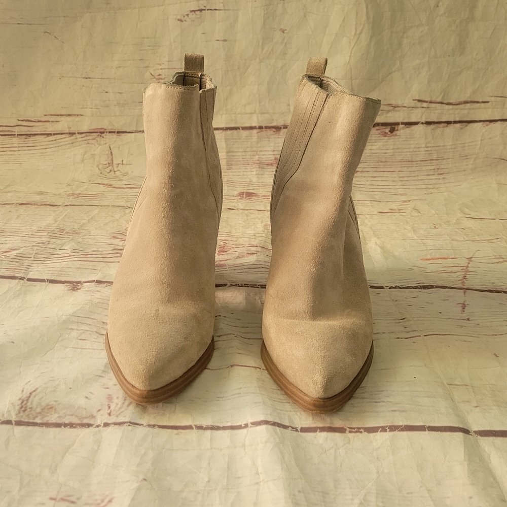 Marc Fisher Alva Suede Bootie Size 6 - Picture 3 of 8